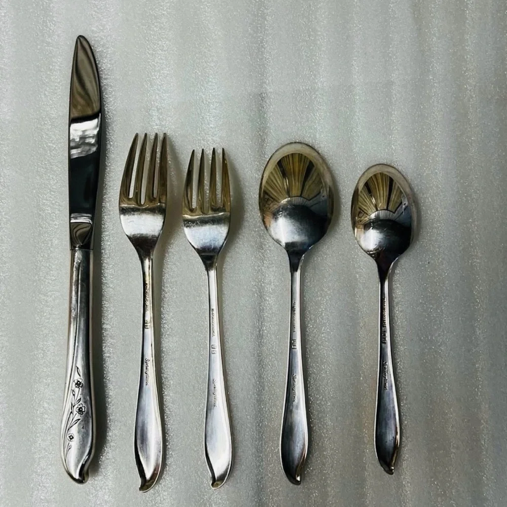 1847 Roger’s Bros. Silver-plated 5 Piece Silverware Place Setting Springtime